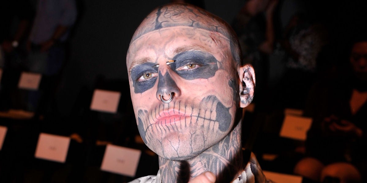 Rick Genest en el front row de la Mercedes-Benz Fashion Week