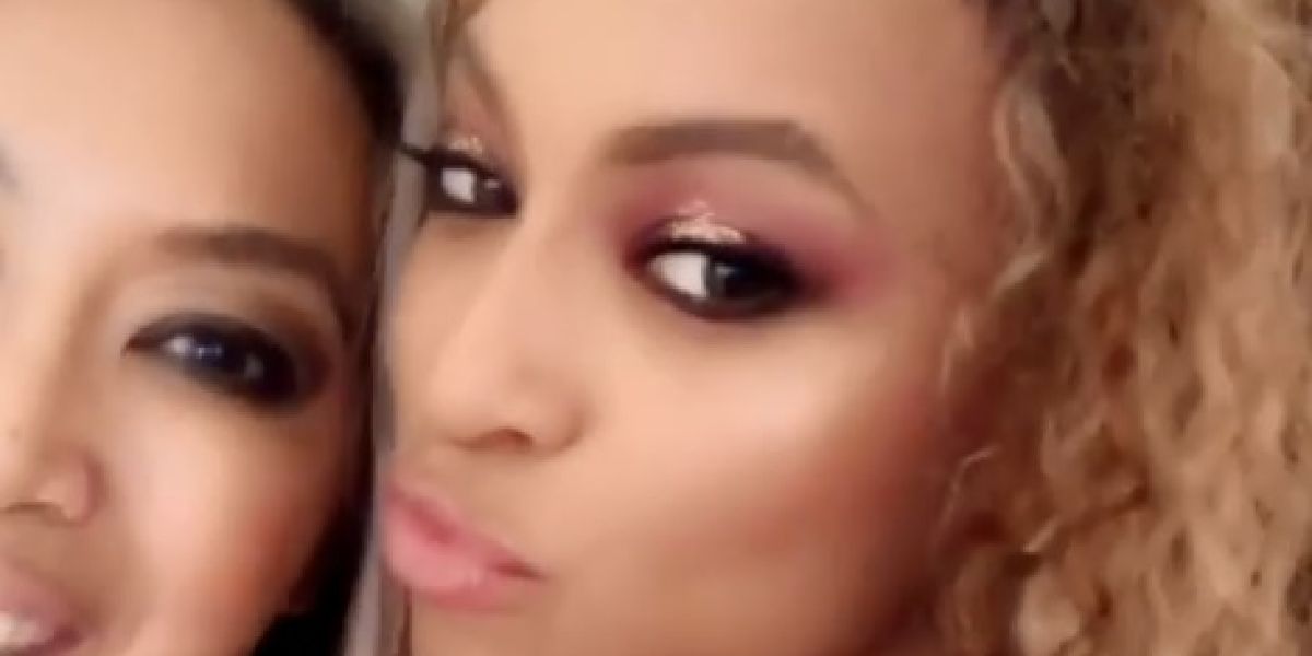 Beyoncé y su amiga Mally Roncal