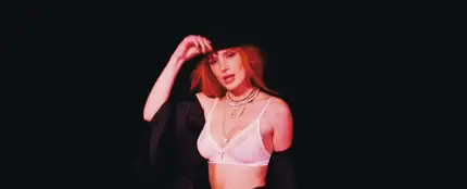 Bella Thorne en el vídeo de 'Pussy Mine' Bella Thorne en el vídeo de 'Pussy Mine'
