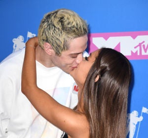 Ariana Grande y Pete Davidson en la alfombra roja de los MTV Awards 2018 Ariana Grande y Pete Davidson en la alfombra roja de los MTV Awards 2018