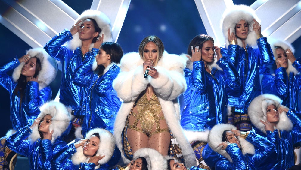 Jennifer Lopez hizo un medley con los hits de su carrera en los MTV VMAs 2018