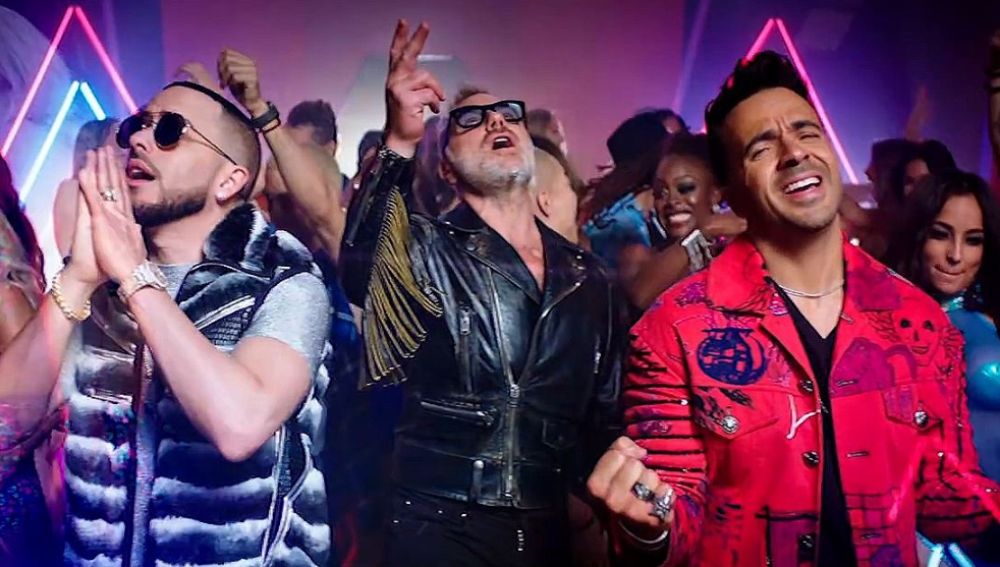 Yandel, Gianluca Vacchi y Luis Fonsi en el vídeo de 'Sigamos Bailando'