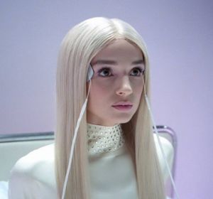 Poppy presenta Time Is Up con Diplo Poppy presenta Time Is Up con Diplo