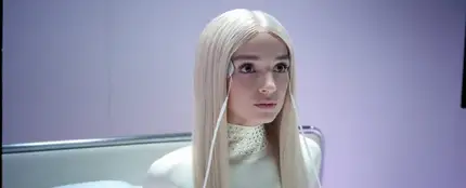 Poppy presenta Time Is Up con Diplo Poppy presenta Time Is Up con Diplo