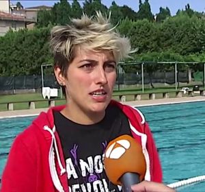 Expulsan de una piscina a una mujer en topless por "cuestiones de higiene" Expulsan de una piscina a una mujer en topless por "cuestiones de higiene"