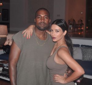 Kanye West junto a Kim Kardashian Kanye West junto a Kim Kardashian