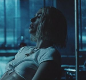 Dua Lipa en el vídeo de 'Electricity' Dua Lipa en el vídeo de 'Electricity'