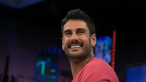 Melendi confirma en 'El Hormiguero 3.0' que será uno de los coaches de 'La Voz Kids' Melendi confirma en 'El Hormiguero 3.0' que será uno de los coaches de 'La Voz Kids'