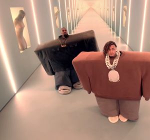 Kanye West en el videoclip de 'I Love It' Kanye West en el videoclip de 'I Love It'