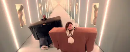 Kanye West en el videoclip de 'I Love It' Kanye West en el videoclip de 'I Love It'