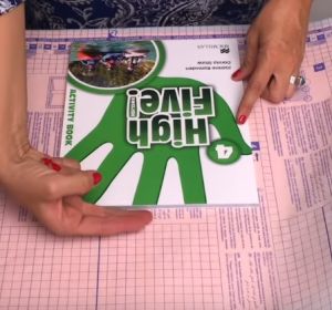 Forrar libros con un calcetín Forrar libros con un calcetín