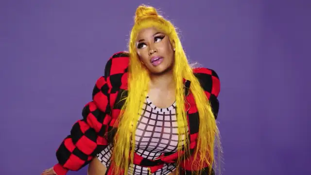 Nicki Minaj en el vídeo de 'Barbie Dreams'
