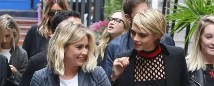 Cara Delevigne y Ashley Benson Cara Delevigne y Ashley Benson