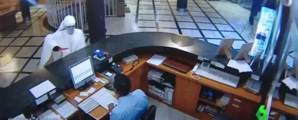 Disfrazado de fantasma: así intenta un ladrón atracar un hotel en Granada Disfrazado de fantasma: así intenta un ladrón atracar un hotel en Granada