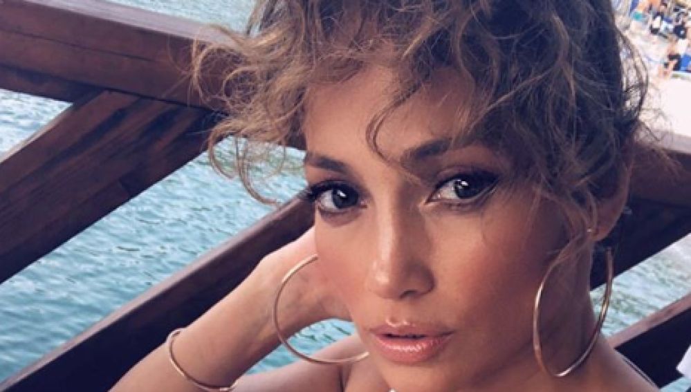 Jennifer Lopez Revoluciona La Red Con Un Impresionante Desnudo Europa Fm 