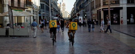 Una sentencia dicta por primera vez que un repartidor de Glovo es falso autónomo Una sentencia dicta por primera vez que un repartidor de Glovo es falso autónomo
