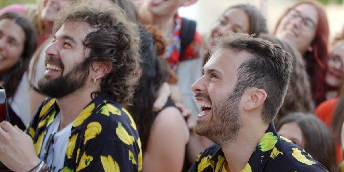Arnau Griso en el videoclip 'Es Gratis'
