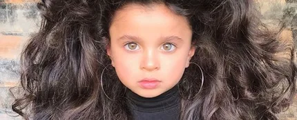 Mia Aflalo, la niña de 5 años famosa por su melena Mia Aflalo, la niña de 5 años famosa por su melena