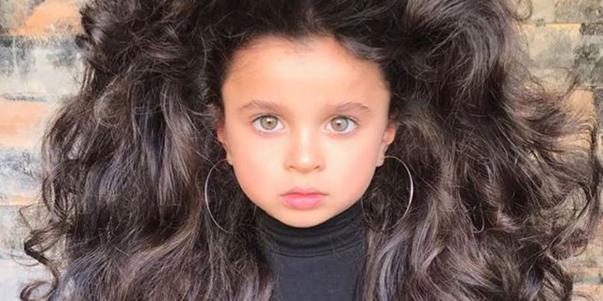 Mia Aflalo, la niña de 5 años famosa por su melena