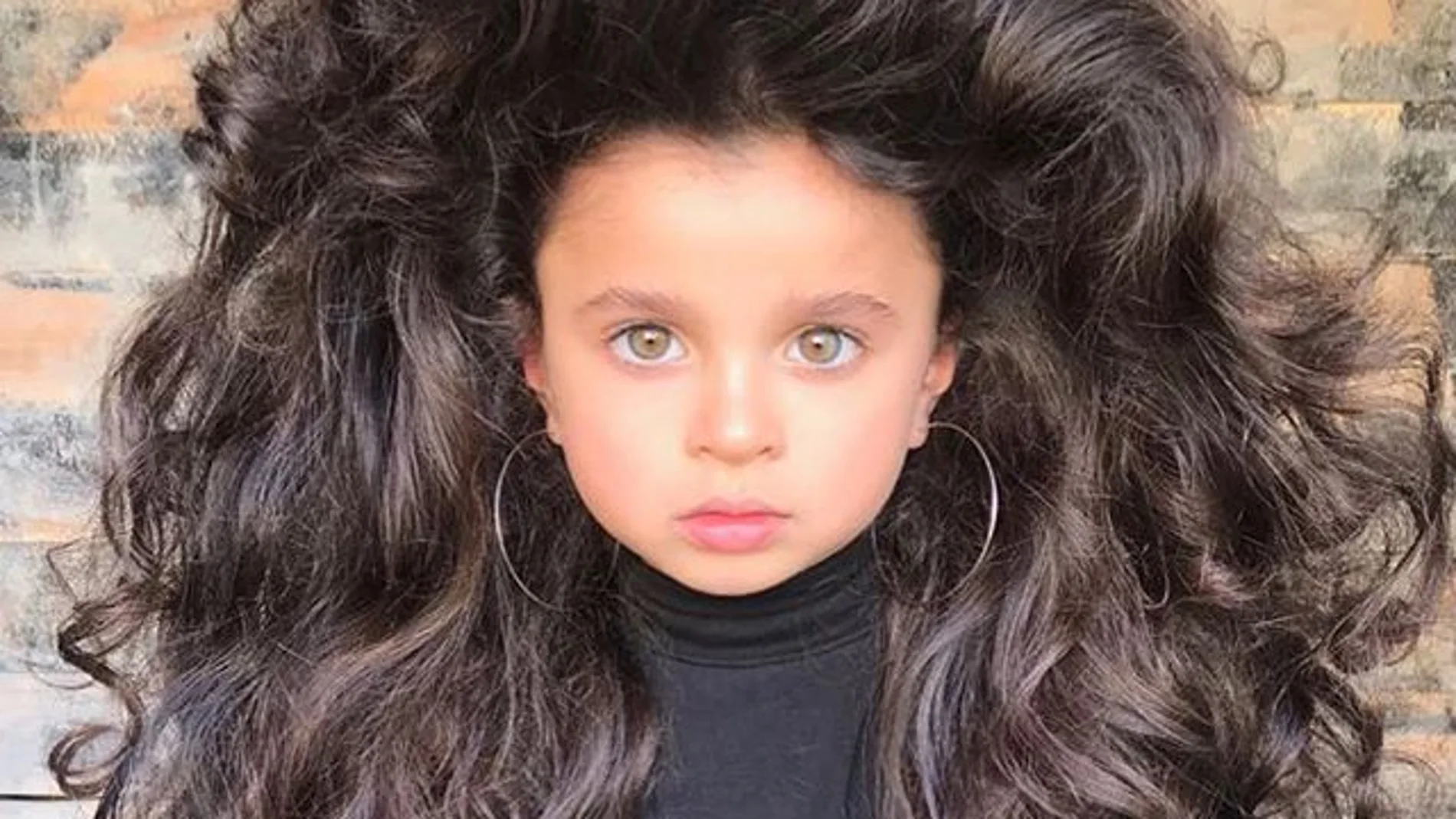 Mia Aflalo, la niña de 5 años famosa por su melena Mia Aflalo, la niña de 5 años famosa por su melena