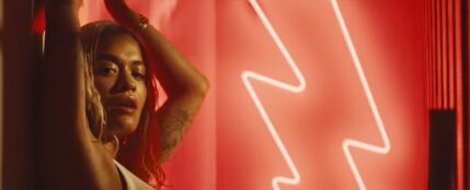 Rita Ora en el videoclip &#39;Let You Love Me&#39;