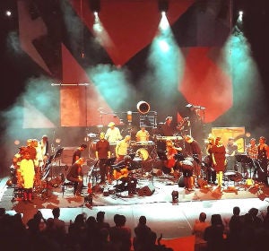 José González junto a The String Theory en el Auditori de Barcelona José González junto a The String Theory en el Auditori de Barcelona