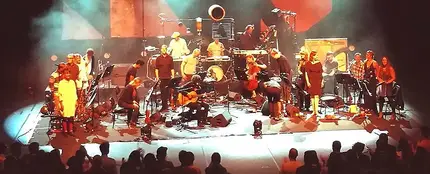 José González junto a The String Theory en el Auditori de Barcelona José González junto a The String Theory en el Auditori de Barcelona