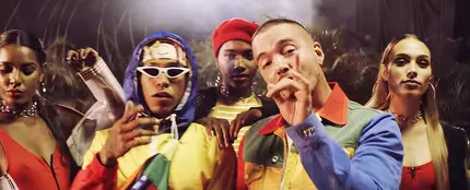 Lalo Ebratt y J Balvin en el vídeo de 'Mocca' Lalo Ebratt y J Balvin en el vídeo de 'Mocca'