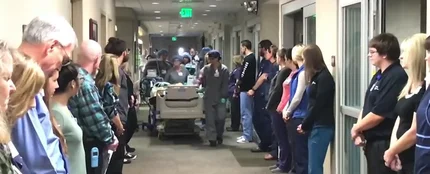 El emotivo homenaje a un paciente que iba a donar sus órganos antes de ser desconectado El emotivo homenaje a un paciente que iba a donar sus órganos antes de ser desconectado