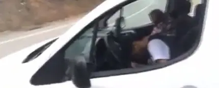 Detienen a un conductor que se quedó dormido en un stop Detienen a un conductor que se quedó dormido en un stop