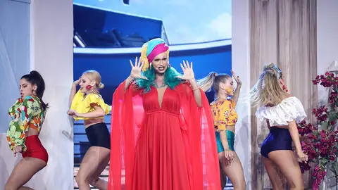 Un rompedor Carlos Baute nos deja atónitos con su imitación de Carli B en el éxito ‘I like it’ Un rompedor Carlos Baute nos deja atónitos con su imitación de Carli B en el éxito ‘I like it’