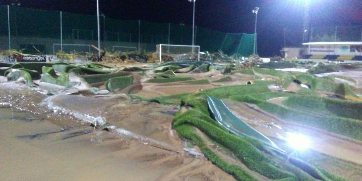 El campo de fútbol de Sant Llorenç, totalmente arrasado por la riada