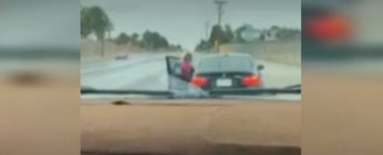 Una madre pilla a su hijo de 13 años llevándose el coche familiar a casa de su novia