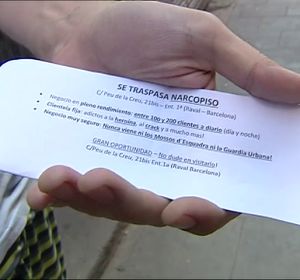 "Se traspasa narcopiso. Clientela fija: adictos a la heroína, al crack y a mucho más", el anuncio que denuncian los vecinos del Raval "Se traspasa narcopiso. Clientela fija: adictos a la heroína, al crack y a mucho más", el anuncio que denuncian los vecinos del Raval