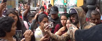 El youtuber Juan Bertheau haciéndose pasar por Maluma El youtuber Juan Bertheau haciéndose pasar por Maluma