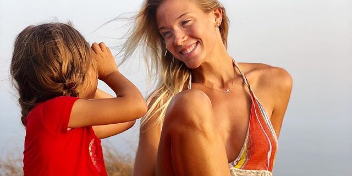 Patricia Montero junto a su hija