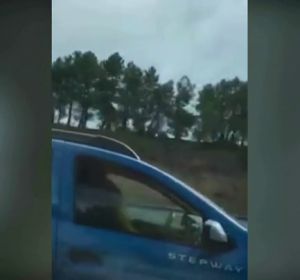 Una pareja mantiene relaciones sexuales al volante mientras circulaba por la carretera AP-6 Una pareja mantiene relaciones sexuales al volante mientras circulaba por la carretera AP-6