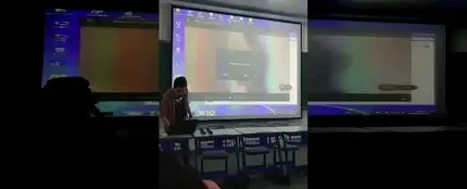 Un profesor pone por error un vídeo porno a sus alumnos Un profesor pone por error un vídeo porno a sus alumnos