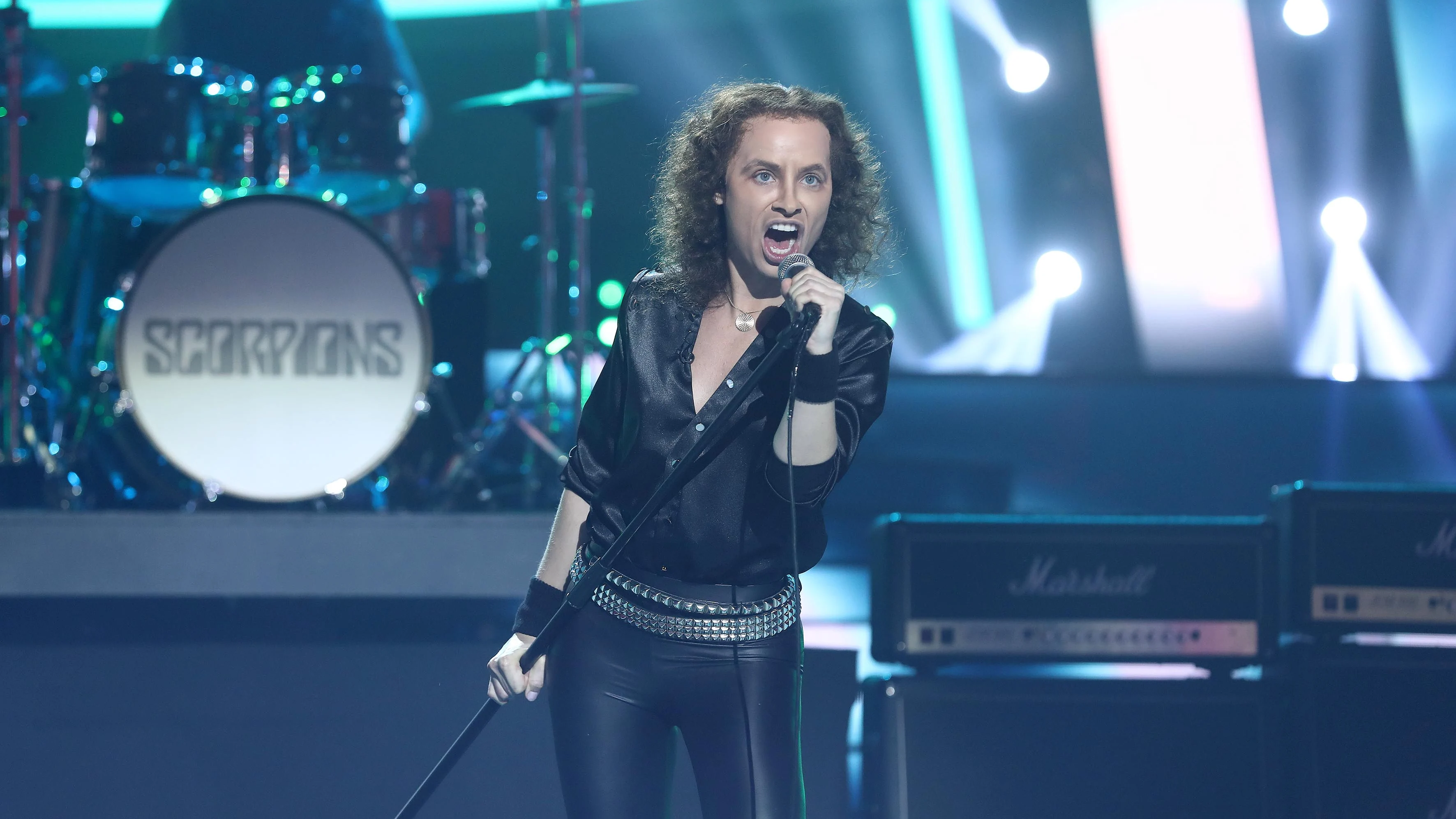 VÍDEO: Soraya saca su lado más rockero como Scorpions 