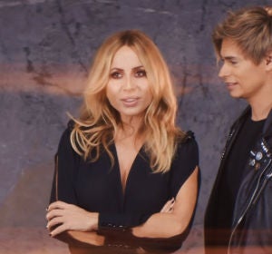 Marta Sánchez y Carlos Baute en 'Te sigo pensando' Marta Sánchez y Carlos Baute en 'Te sigo pensando'
