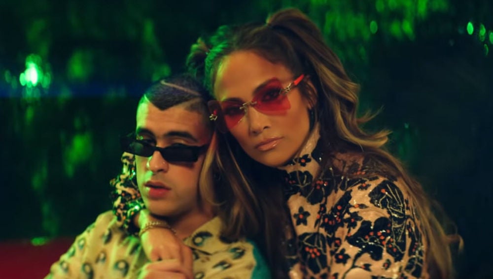 Bad Bunny y Jennifer Lopez en el videoclip de 'Te Gusté'