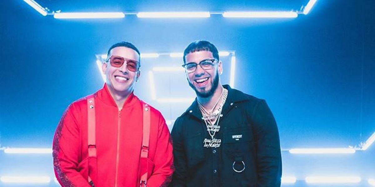 Daddy Yankee y Anuel AA en el videoclip de 'Adictiva'