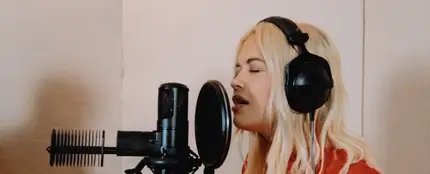 Rita Ora cantando en acústico 'Let You Love Me' Rita Ora cantando en acústico 'Let You Love Me'