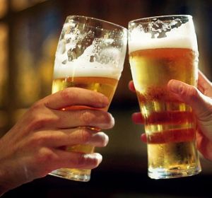 Pues no, resulta que la cerveza no hincha. Pues no, resulta que la cerveza no hincha.