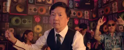Ken Jeong en el vídeo de 'Waste It On Me' Ken Jeong en el vídeo de 'Waste It On Me'
