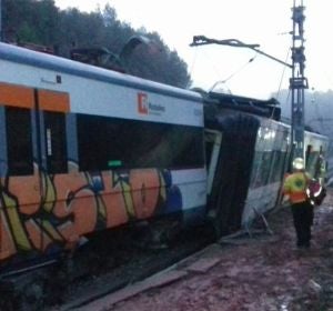 Noticias de la mañana (20-11-18) Un muerto y seis heridos al descarrilar un tren de cercanías entre Terrassa y Manresa Noticias de la mañana (20-11-18) Un muerto y seis heridos al descarrilar un tren de cercanías entre Terrassa y Manresa