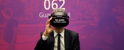 El ministro del Interior, Fernando Grande-Marlaska,durante la presentación de la campaña de realidad virtual &#39;No mires a otro lado&#39;