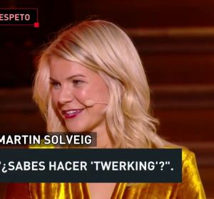 Le preguntaron a la ganadora del Balón de Oro si sabía bailar 'twerk' tras recoger el premio Le preguntaron a la ganadora del Balón de Oro si sabía bailar 'twerk' tras recoger el premio