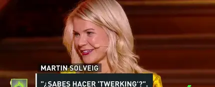 Le preguntaron a la ganadora del Balón de Oro si sabía bailar 'twerk' tras recoger el premio Le preguntaron a la ganadora del Balón de Oro si sabía bailar 'twerk' tras recoger el premio