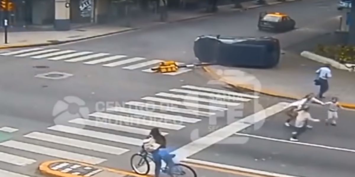 Una madre salva la vida de sus hijos 3 veces en menos de 10 segundos